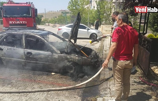 Park Halindeki Otomobil Alev Alev Yandı!