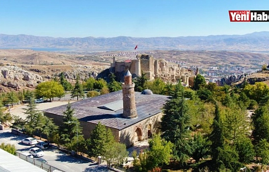 Tarihi Eğri Minare İlk Günkü İhtişamını Koruyor!