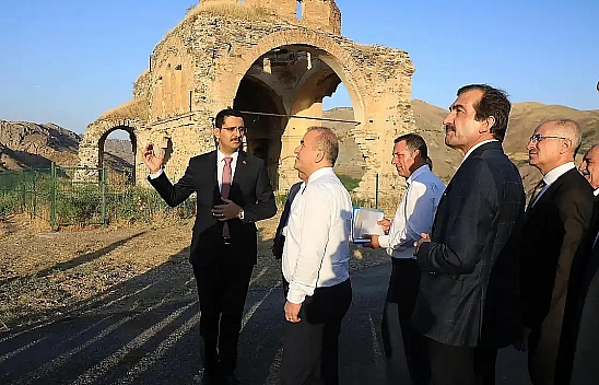 Vali Hatipoğlu'ndan Palu'ya Müjde