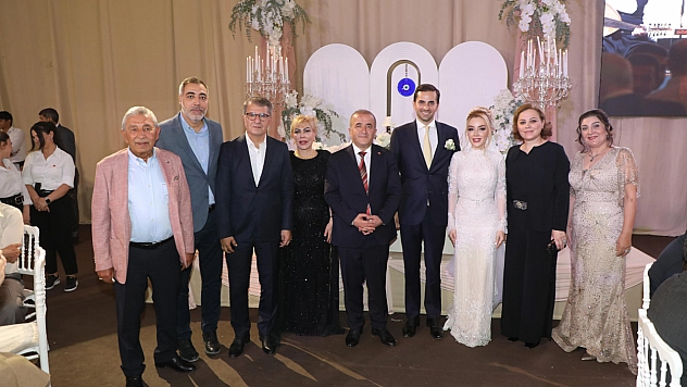 Açık Ailesinin Mutlu Günü