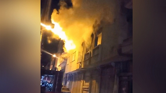 Elazığ'da Metruk Binada Yangın