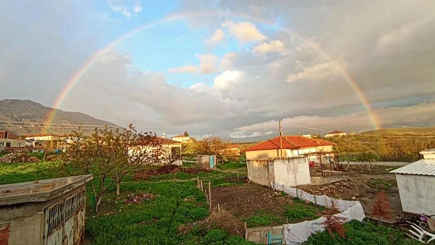 Elazığ'da sağanak sonrası oluşan gökkuşağı hayran bıraktı