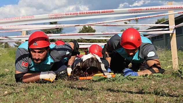 Elazığ'da zorlu UMKE eğitimi tamamlandı