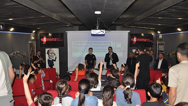 Kaymakam, Çocuklarla Sinema İzledi