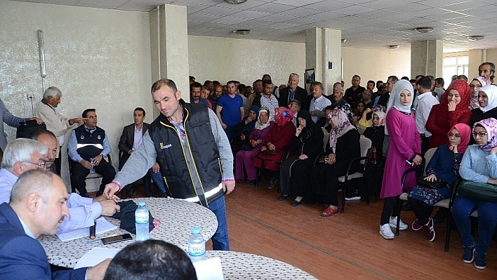 90 kişilik işçi alımına 211 kişi başvurunca işçiler kura ile seçildi 