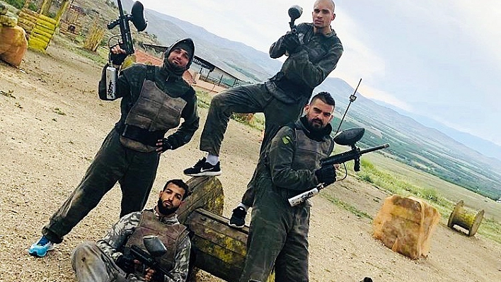 E.Yeni Malatyasporlu futbolcular paintball ile stres attı 