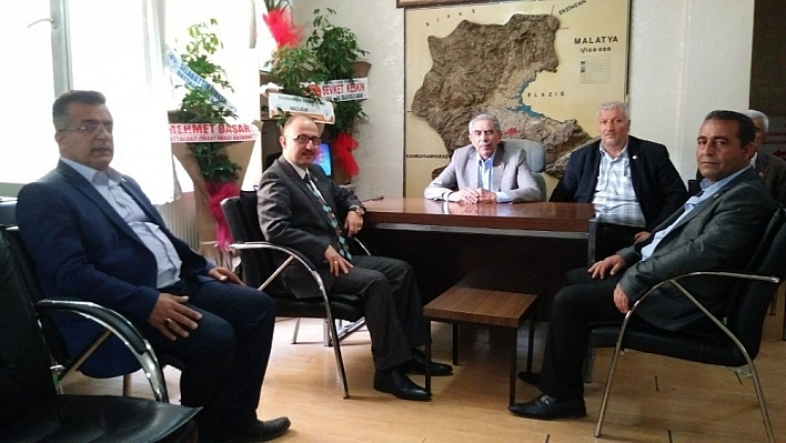 Milletvekili aday adayı Unat muhtarlarla bir araya geldi 