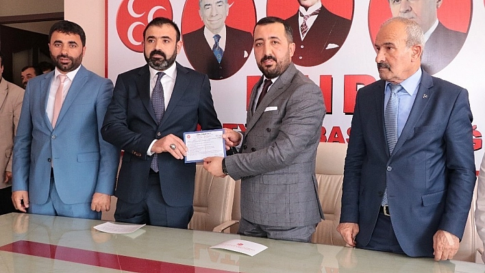 İzzet Gören MHP'den aday adaylığını açıkladı 