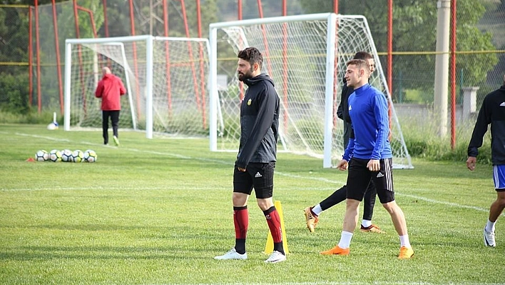 Eren Tozlu: 'İnşallah sıkıntı olmaz ve kulübüm ile devam ederim' 