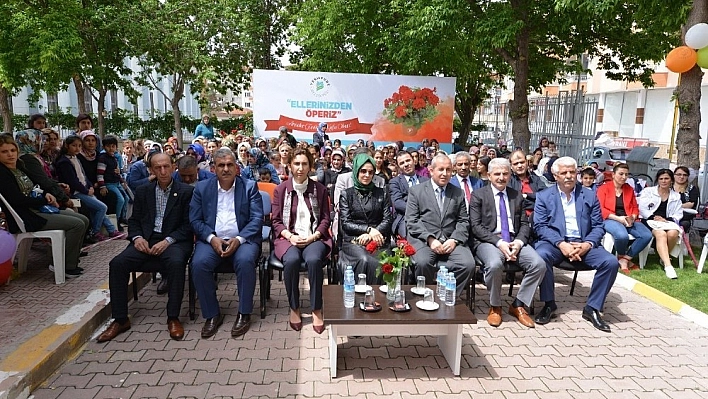 Yeşilyurt Belediyesi'nden anneler günü jesti 