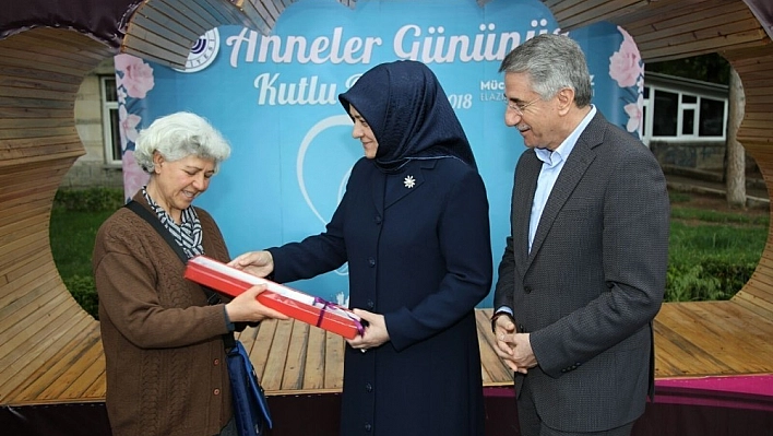 Başkan Yanılmaz'dan 'Anneler Günü' jesti 