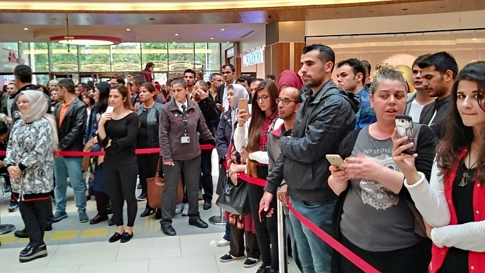 Defne Samyeli Malatya'da söyleşiye katıldı 