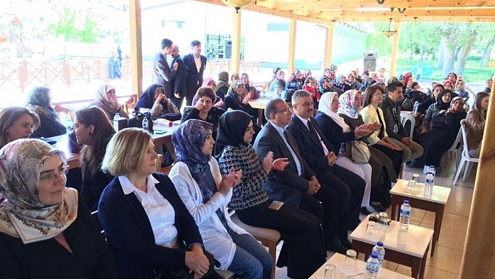 Akçadağ Belediyesi'nden Anneler Günü etkinliği 