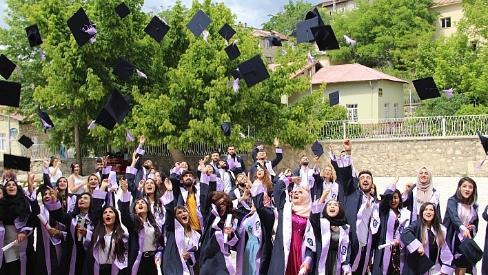 Çemişgezek MYO'da mezuniyet 