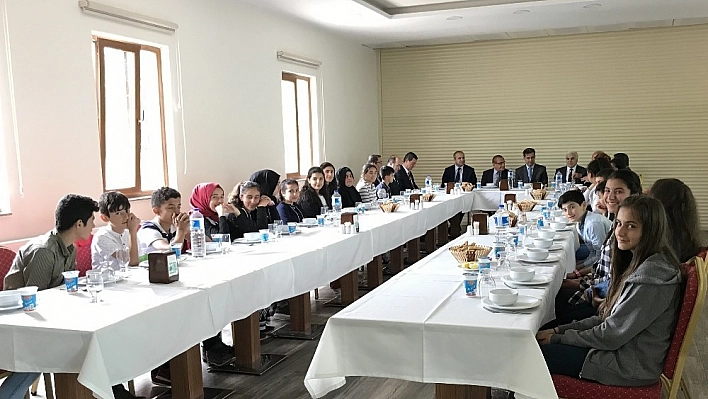 Çevreci öğrenciler 3 ayda 456 litre atık yağ topladı 
