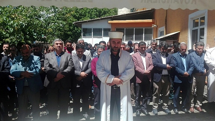Filistinli şehitler için gıyabi cenaze namazı 