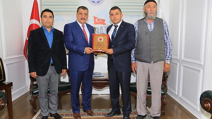 Güvenlik Korucuları ve Şehit Aileleri Derneğinden Gürkan'a ziyaret 