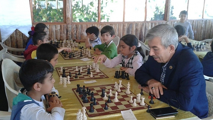 Arapgir'de Satranç Eğitim Merkezi hizmete açıldı 