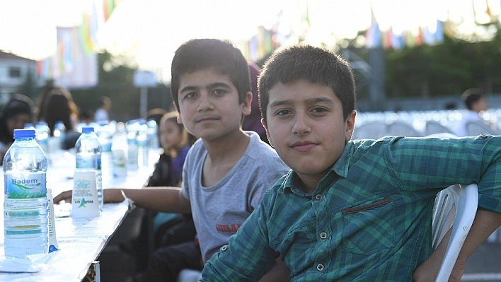 Yeşilyurt Belediyesi'nin 'İlk İftar Heyecanı' programına yoğun ilgi 