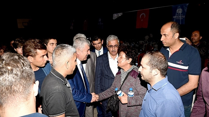 Büyükşehir Belediyesinden mahalle iftarı 