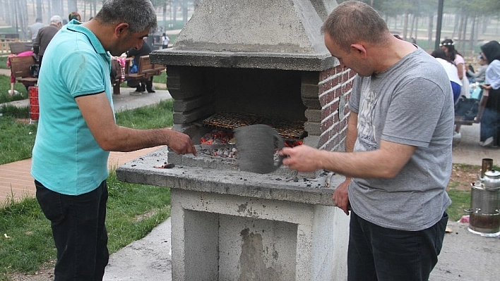 Elazığlılar, Ramazan'da iftarı mangalla açıyor 