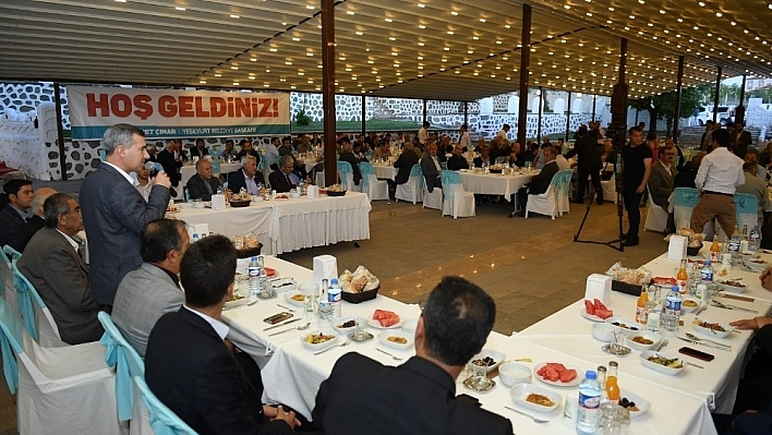 Başkan Çınar iftarda mahalle muhtarlarını ağırladı 