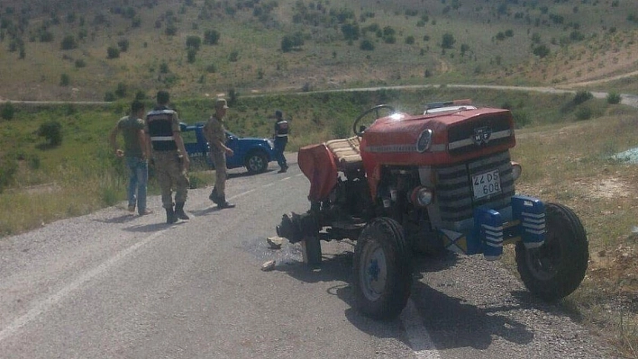 Devrilen traktörün altında kalan sürücü yaralandı 