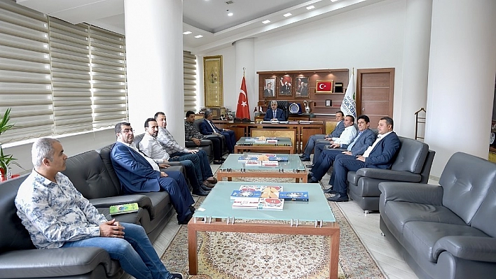 Polat'tan hizmet vurgusu 