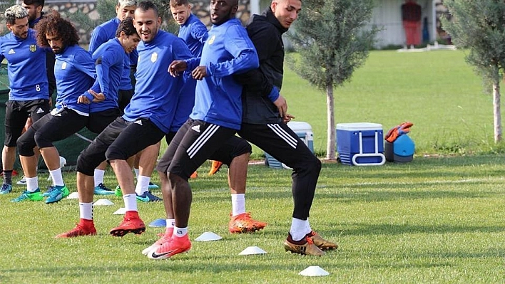 Evkur Yeni Malatyaspor'da yabancılar elde kaldı 