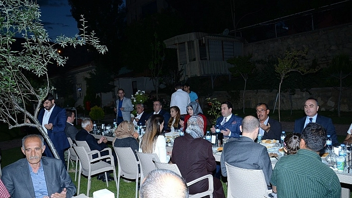 Kaymakam Zengince şehit yakınları ve gaziler ile iftarda buluştu 
