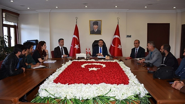 Vali Mantı, basın mensuplarıyla bir araya geldi 