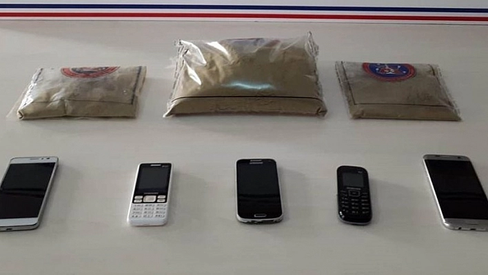 Bingöl'de 980 gram toz esrar ele geçirildi 