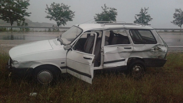 Trafik kazasında 3 Kişi Yaralandı