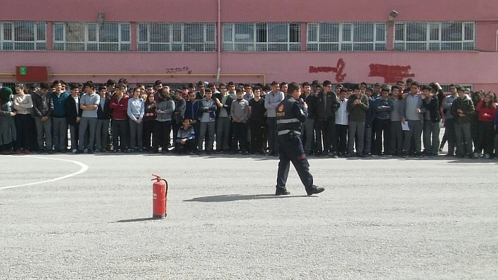 40 bin kişiye yangın ve deprem eğitimi verildi 