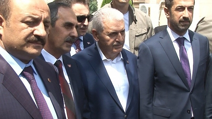 Cuma Namazını, Hacı Tayyar Camiinde Kıldı