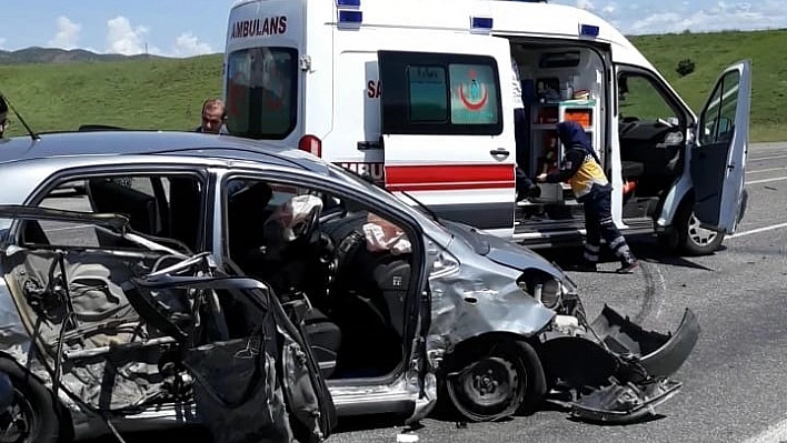 Bingöl'de trafik kazası: 3 yaralı 