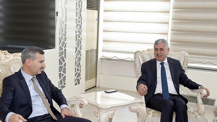 Polat'tan hizmet vurgusu 