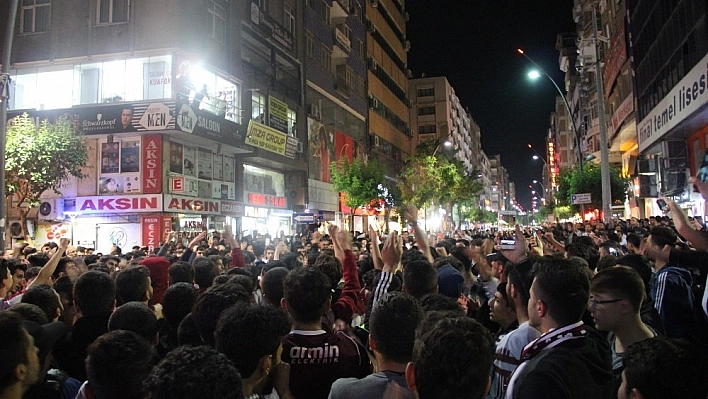 Taraftarlar, Elazığspor için yürüdü