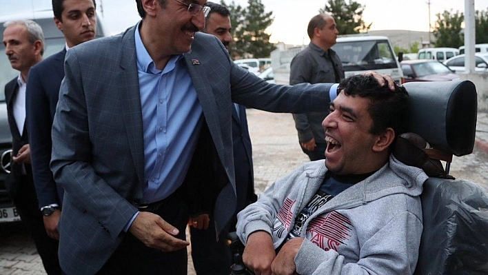 Bakan Tüfenkci, Akçadağ'da iftara katıldı 