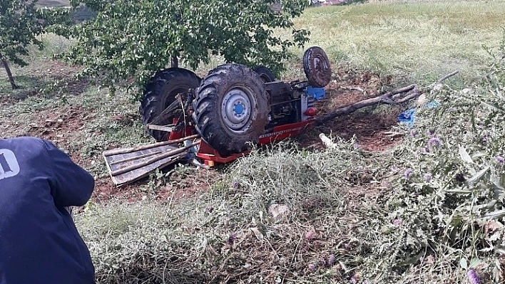 Traktör devrildi: 1 ölü 