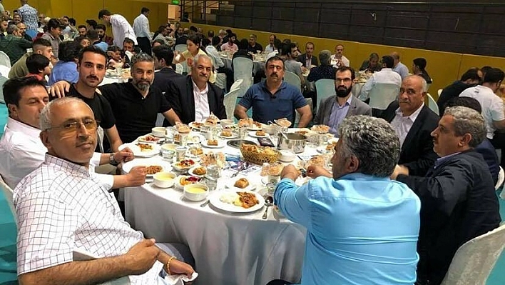 Gaziosmanpaşa'daki Malatyalılar iftar yemeğinde buluştu 