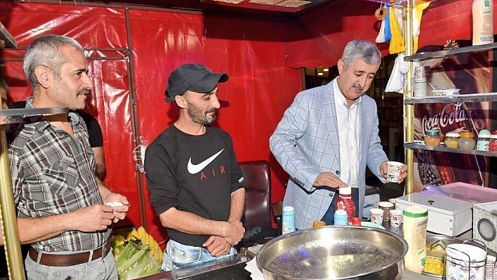 Başkan Polat esnafları ziyaret etti 