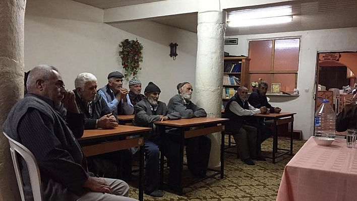 Cömertoğlu iftarını vatandaşlarla açtı 