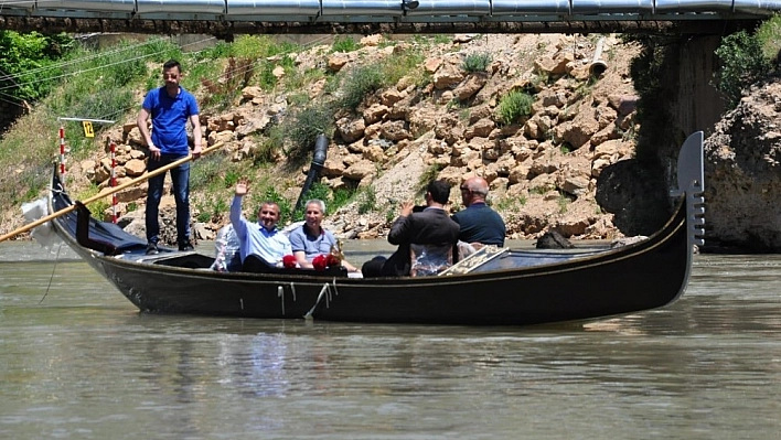 Tabuları yıkan vali Tunceli'yi 'Venedik'e çevirdi 