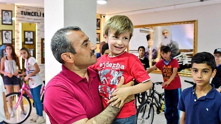 Vali Sonel, çocukların isteklerini yerini getirdi 