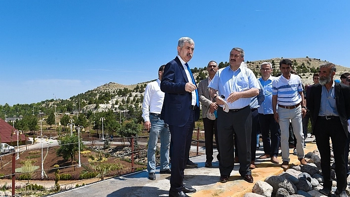 Polat, Doğal Yaşam Parkı ve Hayvanat Bahçesinde incelemelerde bulundu 