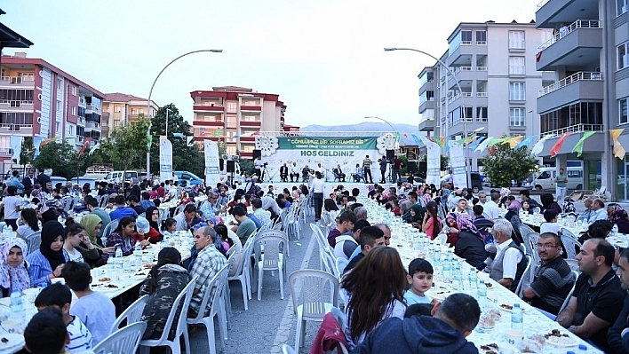 Yeşilyurt Belediyesi iftarda 6 bin kişiyi ağırladı 