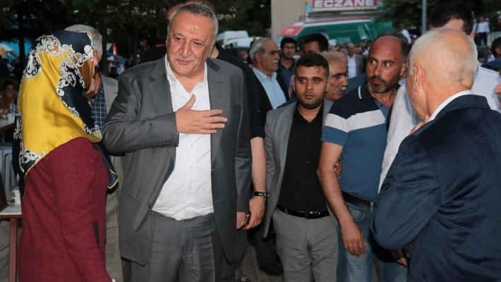 Mehmet Ağar: 'Oğlumun AK Parti'de siyaset yapması benim de gönlümü hoşnut etti' 