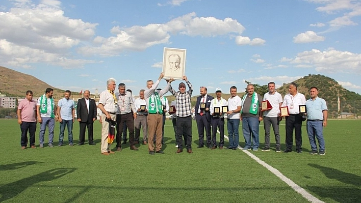 Arapgir'de futbol turnuvası renkli görüntülere sahne oldu 