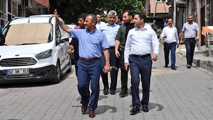Vali Sonel'Pertek yolu hızla yapılıyor, 44 kilometreye düşüyor' 